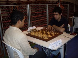 Krikor contra Neuris Delgado em 2008 na Colômbia.